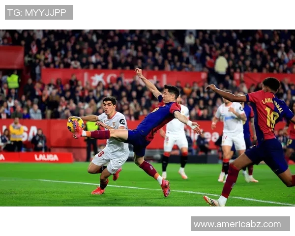 莱万帽子戏法助力巴塞罗那大胜对手展现强大攻击力